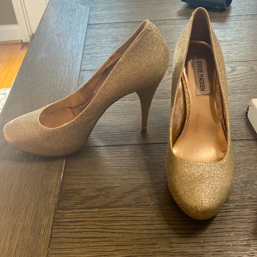 Steve Madden gold glitter heels